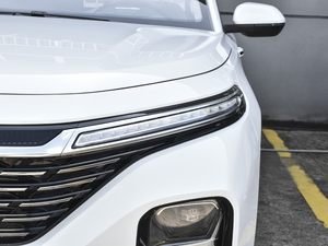 2020款1.5T 手动智耀豪华型 大灯