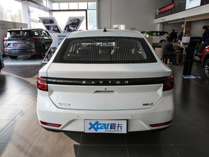 2020款1.5L 手动智耀豪华型 正后	