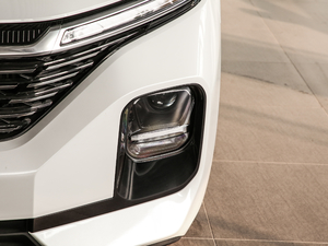 2020款1.5L 手动智耀豪华型 大灯