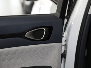 2019款1.5T CVT 24小时在线豪华型 5座 空间座椅