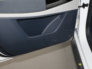 2019款1.5T CVT 24小时在线豪华型 5座 空间座椅