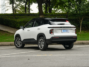 2020款1.5T CVT智能精英型 左后45度