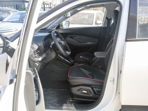 2020款1.5L 手动智能豪华型 前排空间