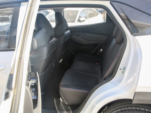 2020款1.5L 手动智能豪华型 后排空间