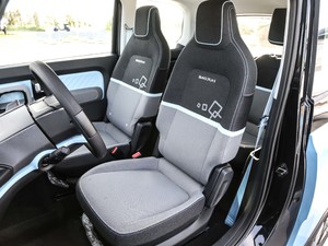 2020款305km 星际未来版 主驾驶座椅