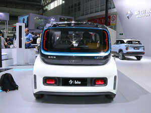 2020款 小Biu Plus 星际未来版 正后	