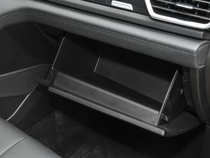 2021款PHEV 基本型 手套箱