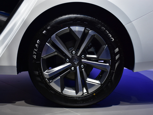2020款1.5T CVT智耀旗舰型 细节外观