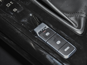 2020款1.5T CVT智耀豪华型 驻车制动器