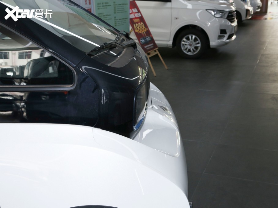 2021EE300 СBiu Hа