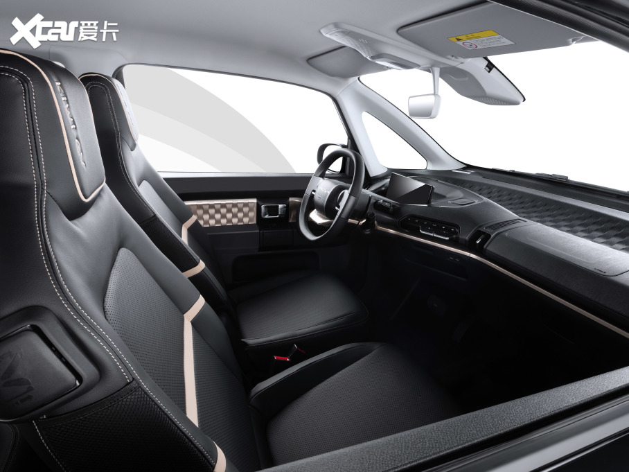 2021EKiWi EV ˇg F