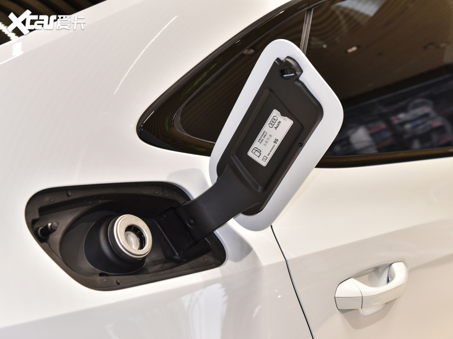 2022��W��A7L 45 TFSI quattro S-line �׷�����