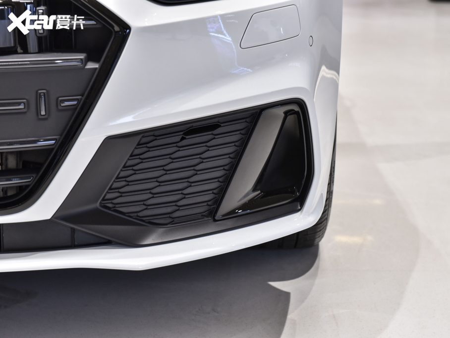 2022��W��A7L 45 TFSI quattro S-line �׷�����