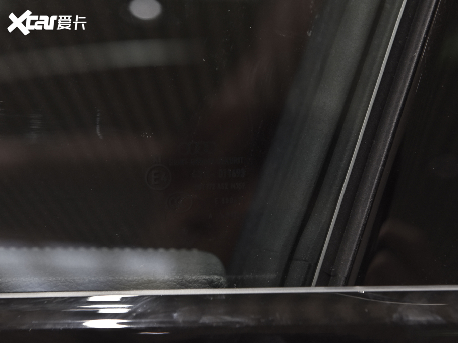 2022��?yu��n)W��A7L 45 TFSI quattro S-line �׷�����