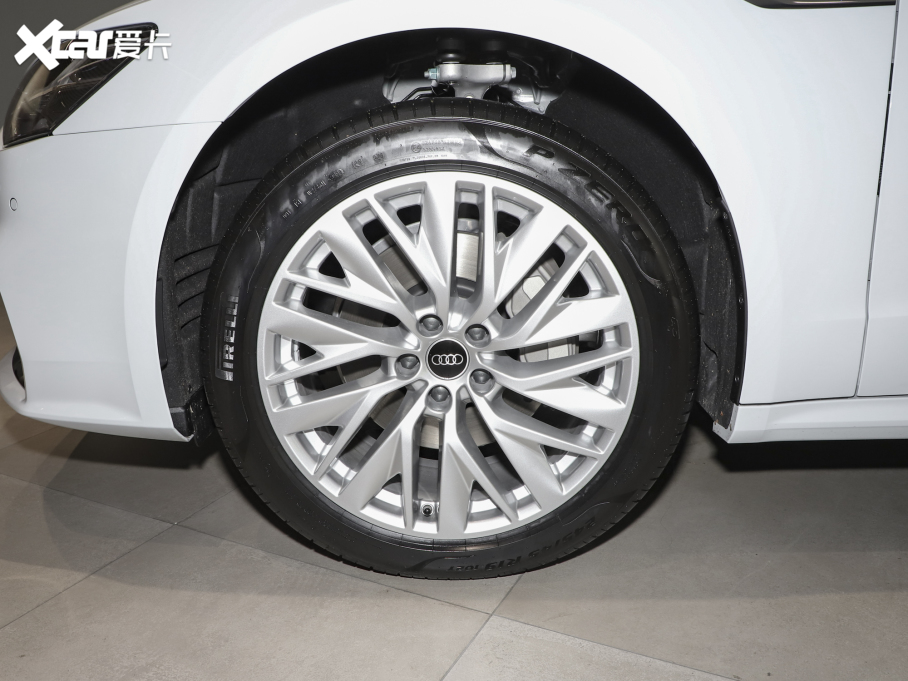 2022��W��A7L 45 TFSI S-line �������������b