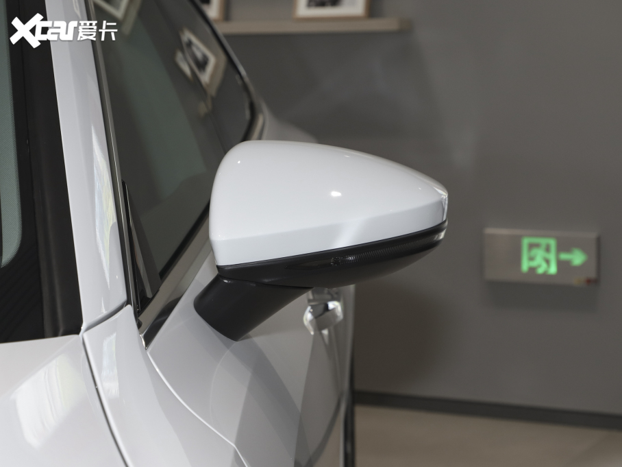 2022��?yu��n)W��A7L 45 TFSI S-line �������������b