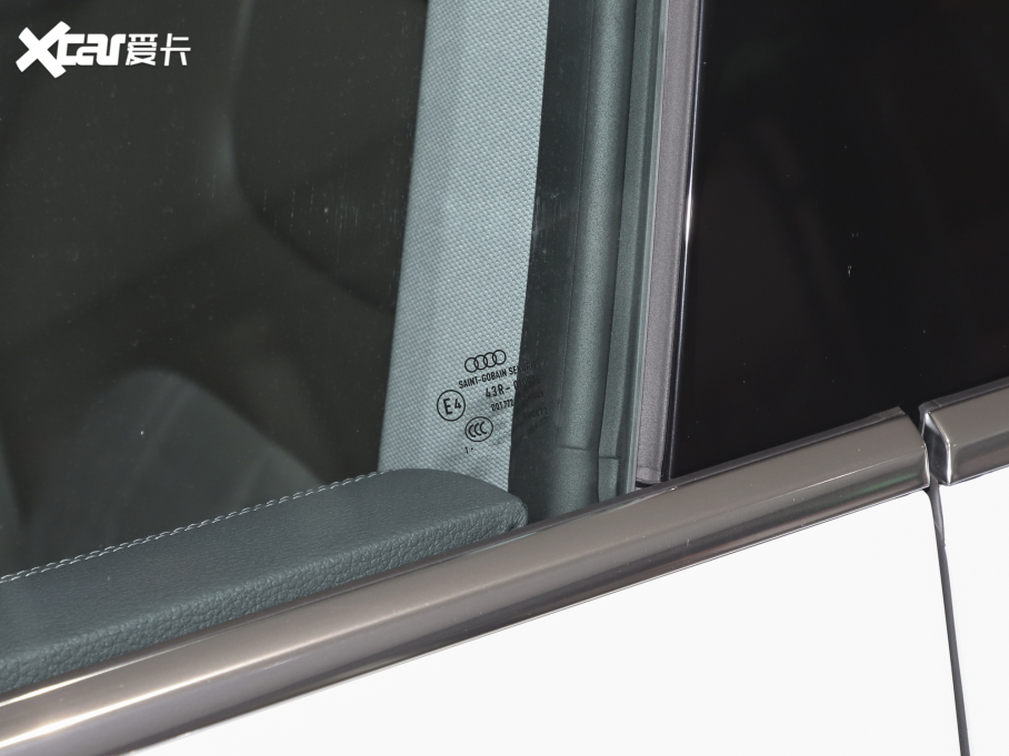 2022��W��A7L 45 TFSI S-line �������������b