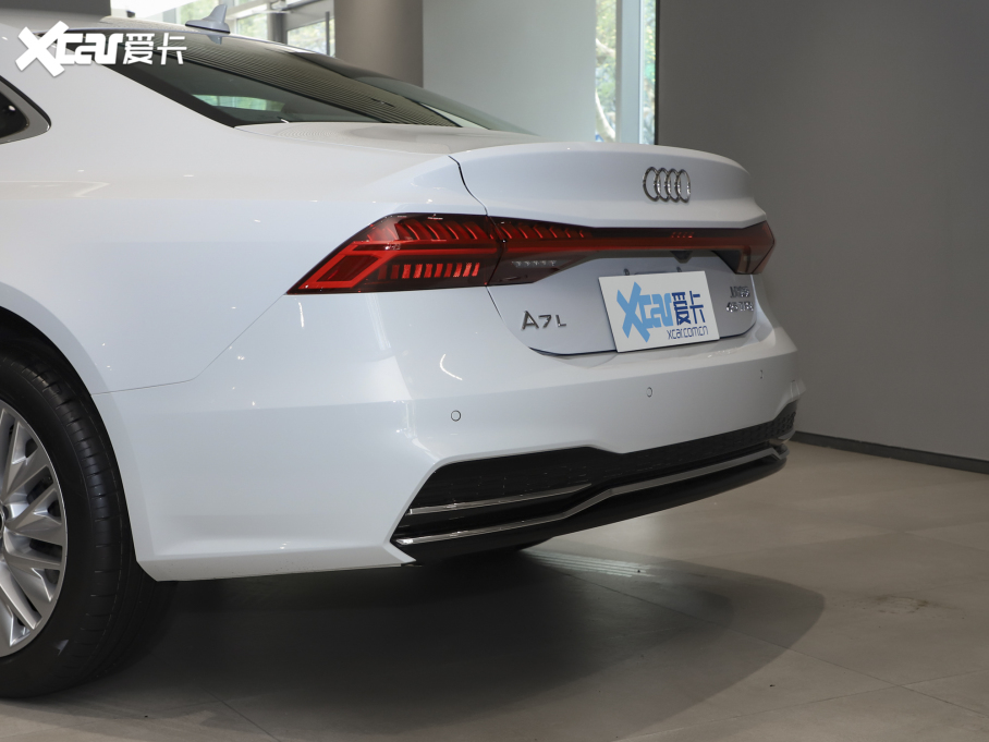 2022��W��A7L 45 TFSI S-line �������������b