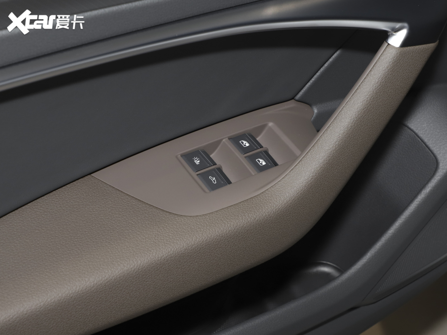 2022��W��A7L 45 TFSI S-line �������������b