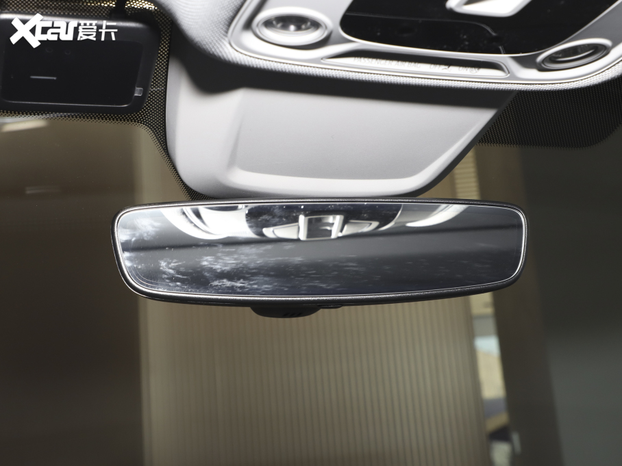 2022��?yu��n)W��A7L 45 TFSI S-line �������������b