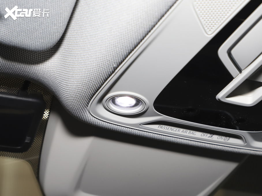 2022��W��A7L 45 TFSI S-line �������������b