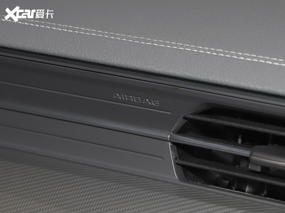 2022��W��A7L 45 TFSI S-line �������������b