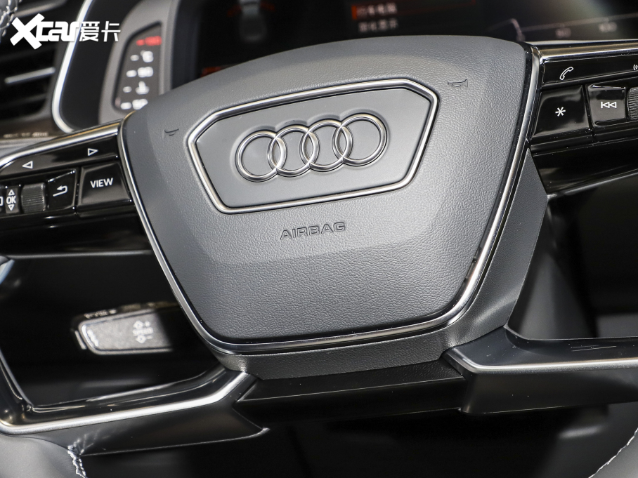 2022��?yu��n)W��A7L 45 TFSI quattro S-line Ҋ(ji��n)�h(yu��n)���������b