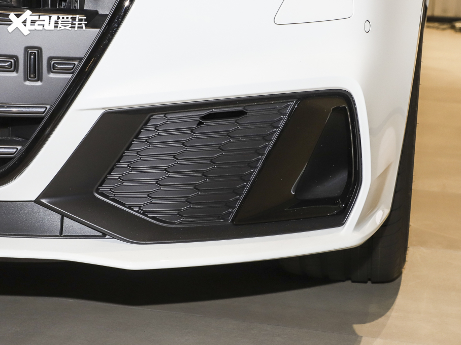 2022��W��A7L 45 TFSI quattro S-line Ҋ�h���׺����b