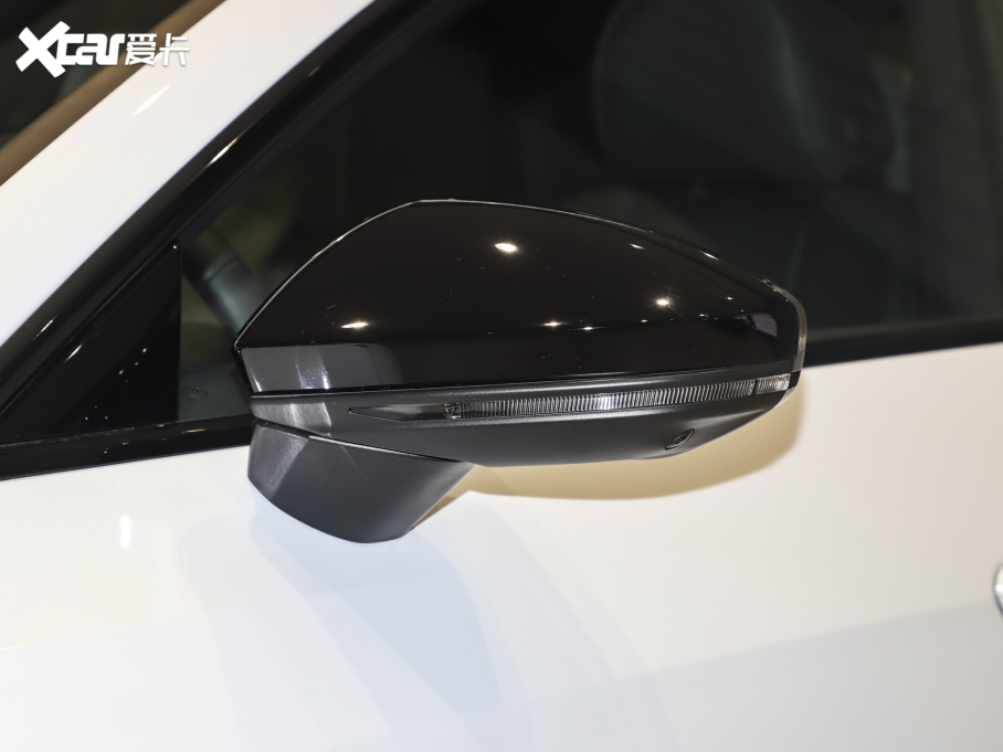 2022��W��A7L 45 TFSI quattro S-line Ҋ�h���׺����b