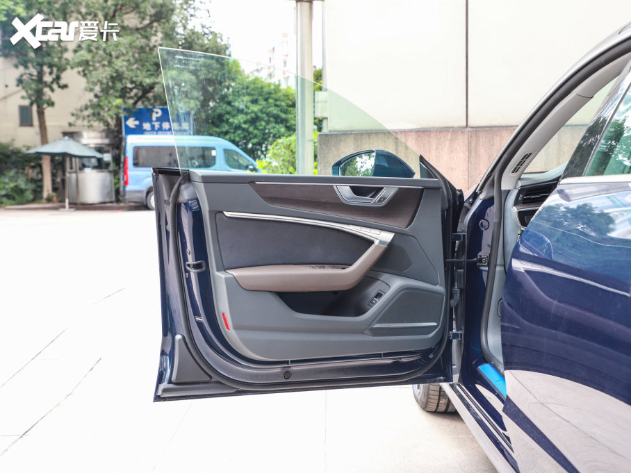 2022��W��A7L 45 TFSI quattro S-line Ҋ�h���������b