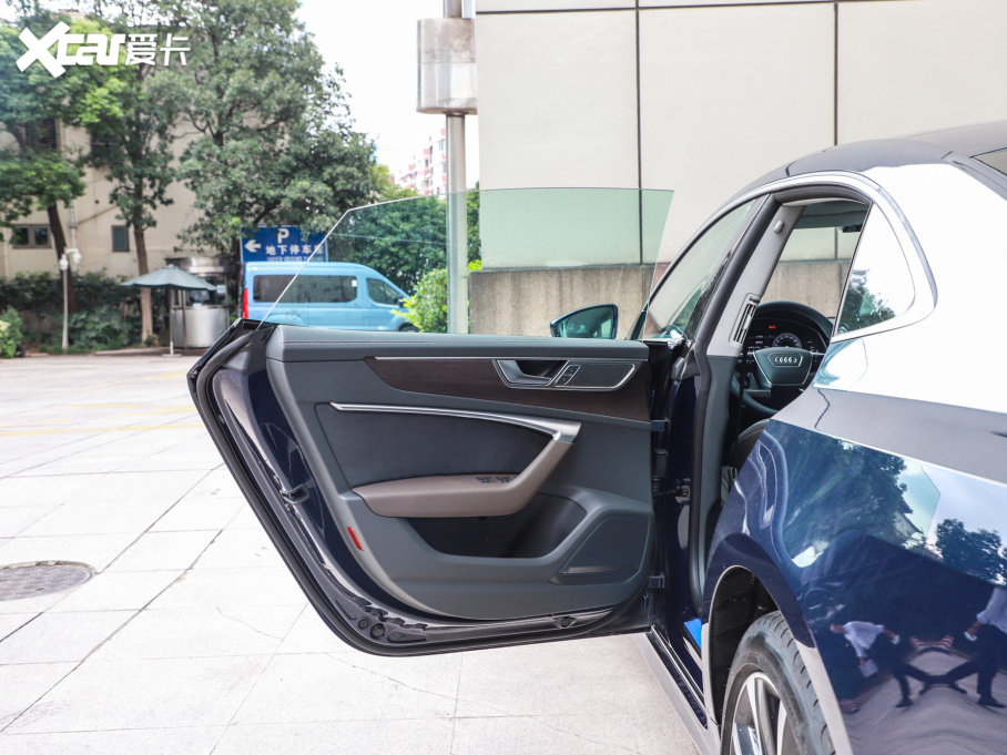 2022��W��A7L 45 TFSI quattro S-line Ҋ�h���������b