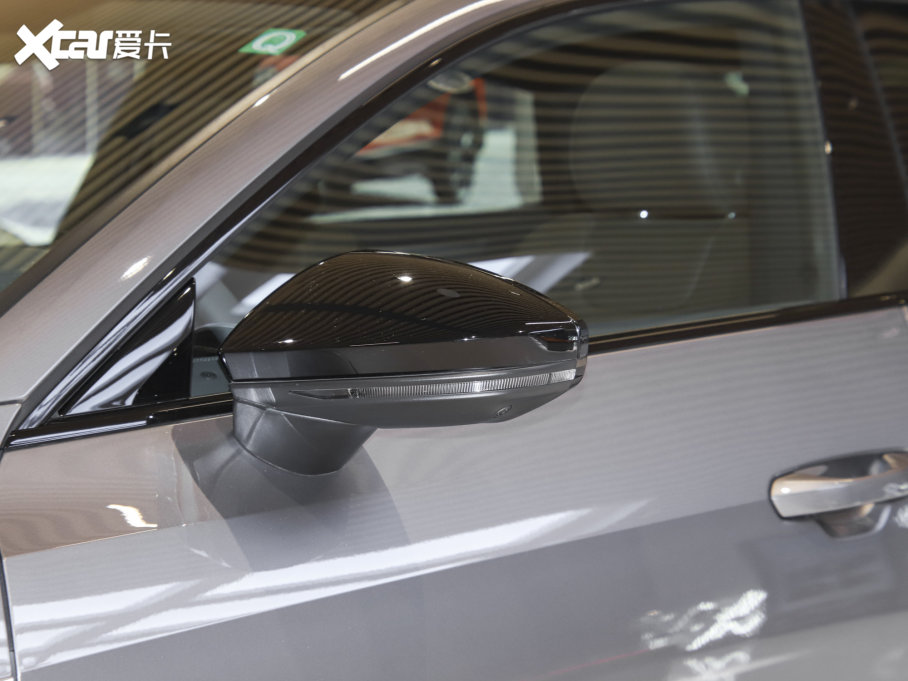 2022��?yu��n)W��A7L 45 TFSI quattro S-line �L(f��ng)�Tʿ