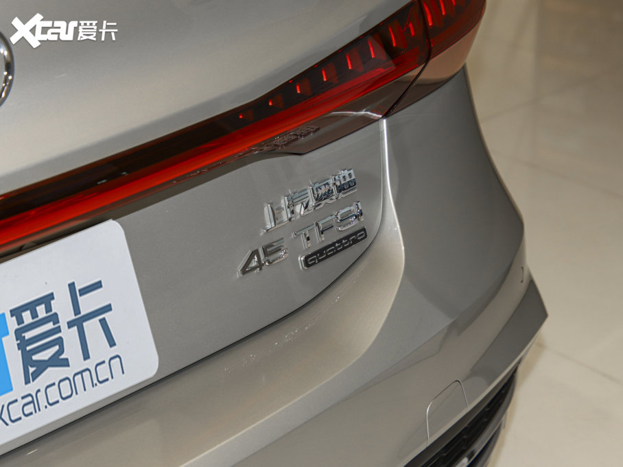 2022��W��A7L 45 TFSI quattro S-line ʥ�Tʿ