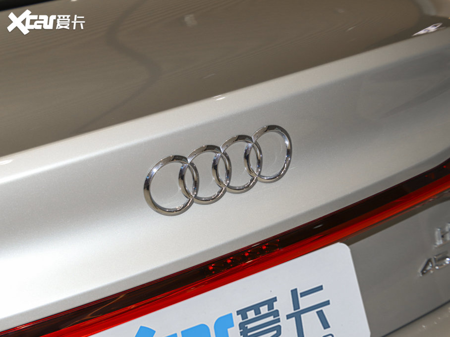 2022��W��A7L 45 TFSI quattro S-line ʥ�Tʿ