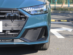 2022��55 TFSI quattro S-line ���а� �������^