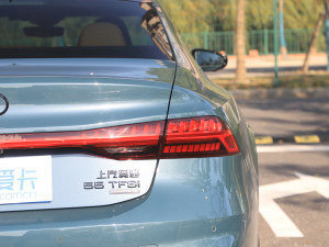 2022��55 TFSI quattro S-line ���а� �������^