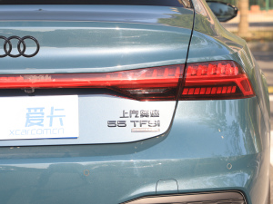 2022��55 TFSI quattro S-line ���а� �������^