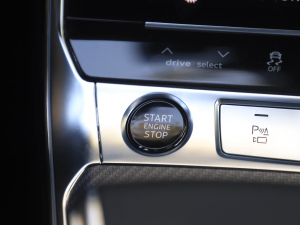 2022��55 TFSI quattro S-line ���а� �п؅^