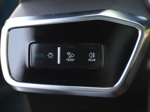 2022��55 TFSI quattro S-line ���а� �п؅^