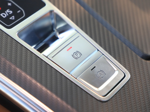 2022��55 TFSI quattro S-line ���а� �п؅^