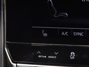 2022��45 TFSI quattro S-line �׷����� ���g����