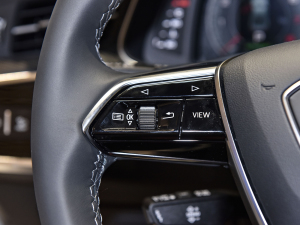 2022��45 TFSI quattro S-line �׷����� �п؅^