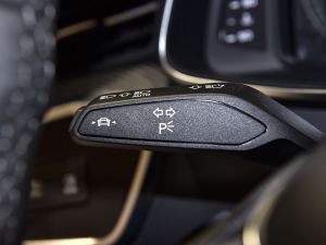 2022��45 TFSI quattro S-line �׷����� �п؅^