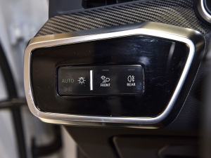 2022��45 TFSI quattro S-line �׷����� �п؅^