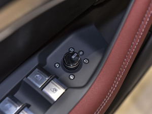 2022��45 TFSI quattro S-line �׷����� �п؅^