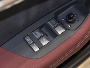 2022��45 TFSI quattro S-line �׷����� �п؅^