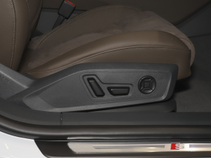 2022��45 TFSI S-line �������������b ���g����