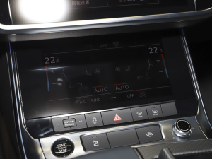 2022��45 TFSI S-line �������������b ���{�{��