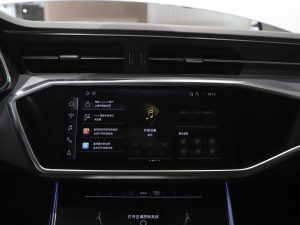 2022��45 TFSI S-line �������������b �п؅^