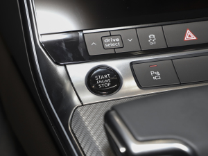 2022��45 TFSI S-line �������������b �п؅^